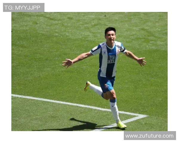 足球明星的魅力与帅气如何征服全球球迷的心灵与眼球